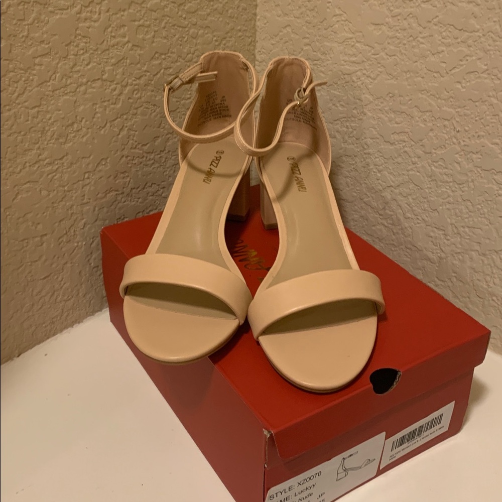 Shoes size 9.5 Wide